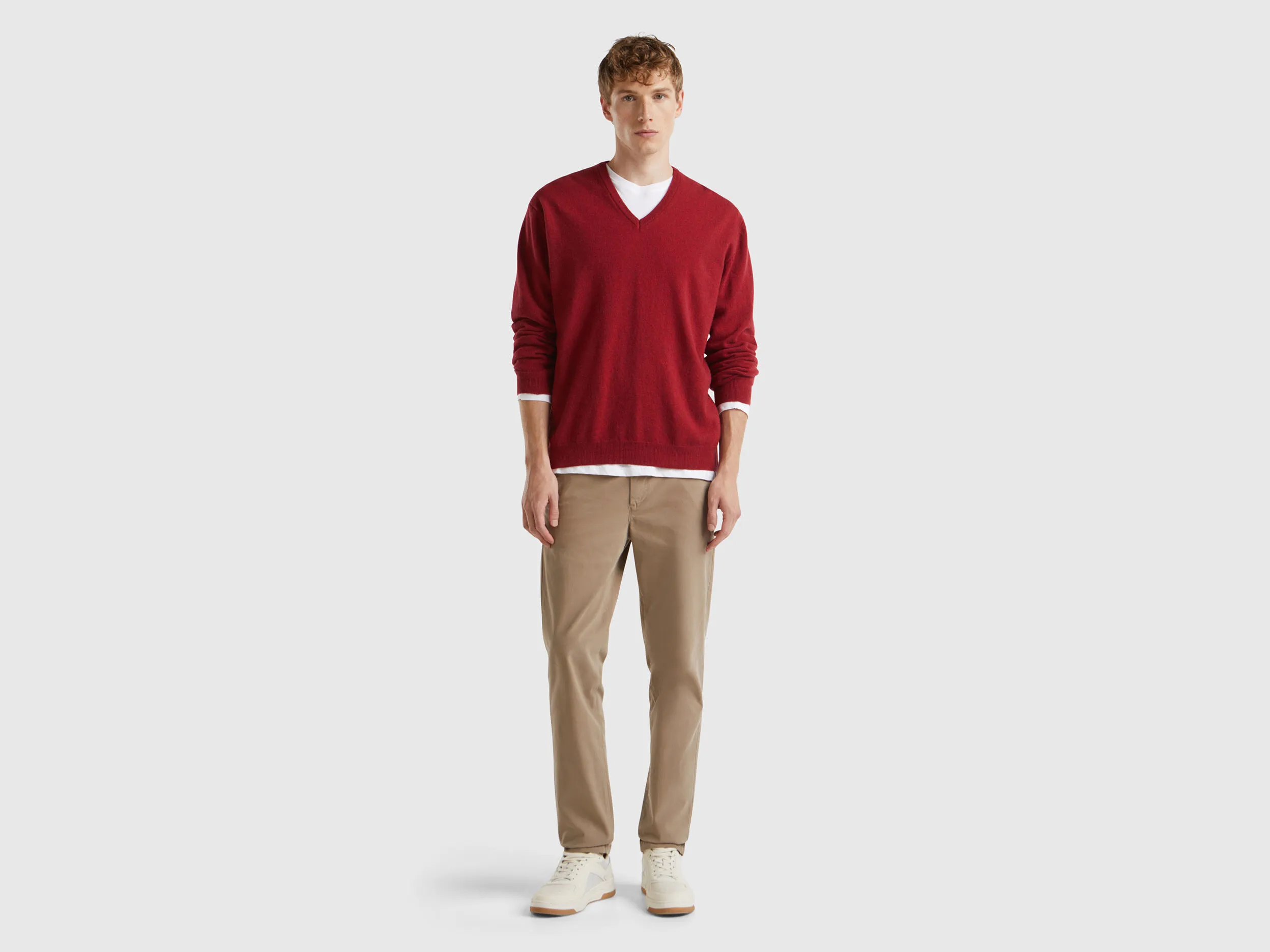 Marl red V-neck sweater in pure Merino wool - Red | Benetton