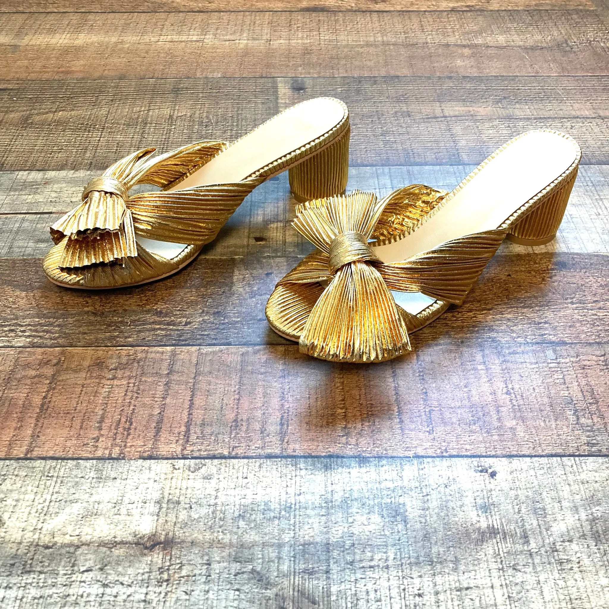 No Brand Gold Heels- Size 38 (BRAND NEW)