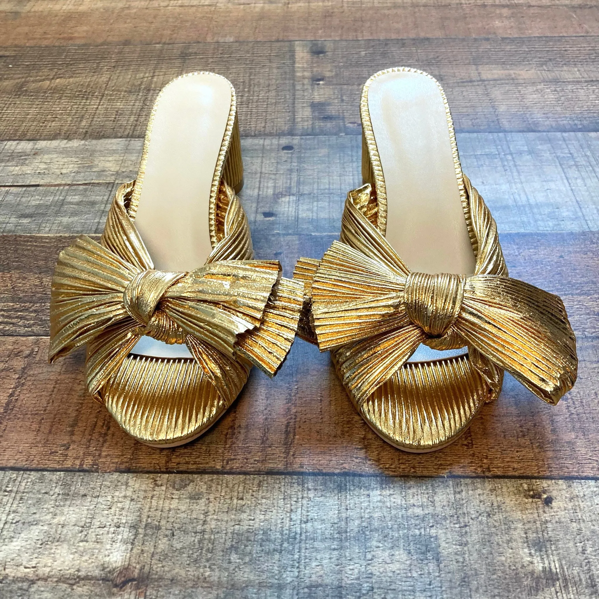 No Brand Gold Heels- Size 38 (BRAND NEW)