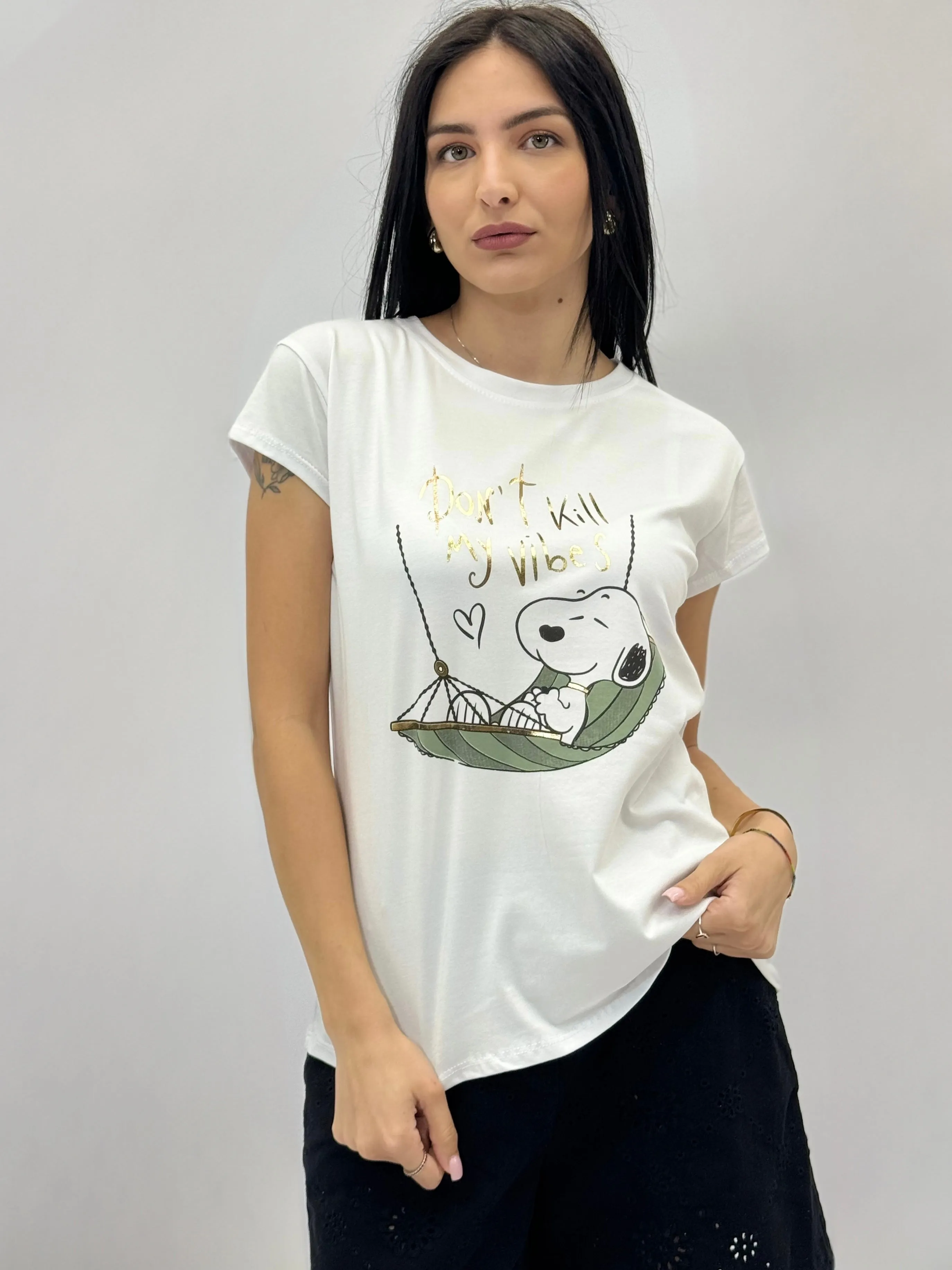 T-shirt con scritta e stampa